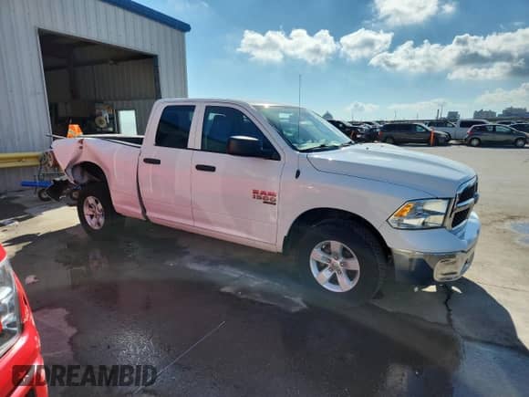 2019 Ram 1500 Tradesman z VIN 1C6RR6FG5KS661154, wystawiony jako Copart lot #82043725 z przebiegiem 182 356 mil mil oraz Szkoda całkowita • Salvage title. Historia ofert i sprzedaży dostępna na DreamBid. Obrazek 4.