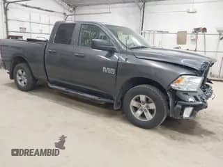 2018 Ram 1500 Tradesman z VIN 1C6RR7FG1JS282625, wystawiony jako IAAI lot #42988399 z przebiegiem 137 173 mil mil oraz . Historia ofert i sprzedaży dostępna na DreamBid. Obrazek 1.