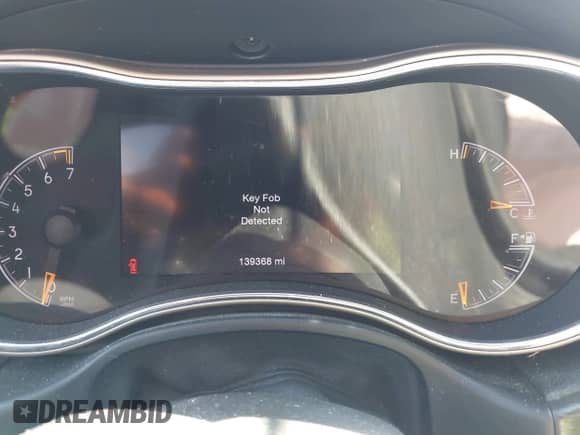 2016 Jeep Grand Cherokee Laredo z VIN 1C4RJFAG9GC496525, wystawiony jako IAAI lot #43304670 z przebiegiem 139 368 mil mil oraz . Historia ofert i sprzedaży dostępna na DreamBid. Obrazek 7.