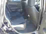 2015 Nissan Note SV z VIN 3N1CE2CP7FL398695, wystawiony jako IAAI lot #43133954 z przebiegiem 127 743 mil mil oraz . Historia ofert i sprzedaży dostępna na DreamBid. Obrazek 8.