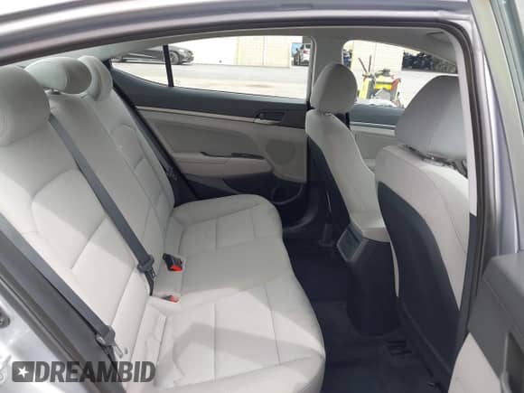 2017 Hyundai Elantra SE z VIN 5NPD84LF8HH033019, wystawiony jako IAAI lot #43259780 z przebiegiem 101 061 mil mil oraz . Historia ofert i sprzedaży dostępna na DreamBid. Obrazek 8.