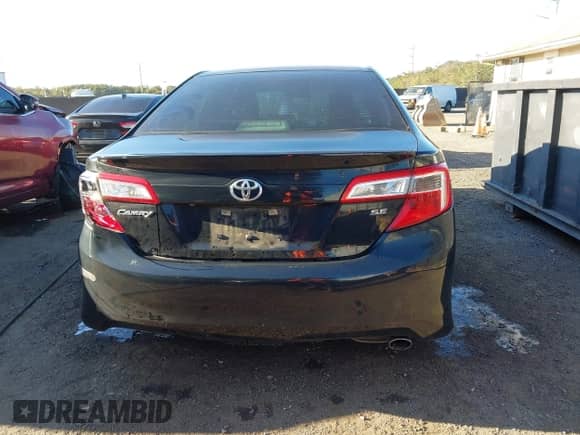 2014 Toyota Camry SE with VIN 4T1BF1FK7EU422297, listed as a IAAI auction lot 43391684 with 141,092 mi miles and . Bid and sale history available at DreamBid. Image 16.