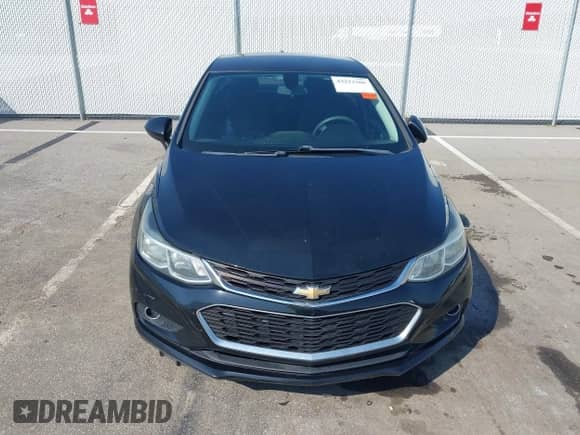 2018 Chevrolet Cruze LS z VIN 1G1BC5SM5J7180025, wystawiony jako IAAI lot #43222366 z przebiegiem 104 481 mil mil oraz . Historia ofert i sprzedaży dostępna na DreamBid. Obrazek 12.
