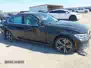 2021 BMW 3 Series 330e xDrive z VIN 3MW5P9J06M8B84969, wystawiony jako IAAI lot #41208810 z przebiegiem 34 199 mil mil oraz . Historia ofert i sprzedaży dostępna na DreamBid. Obrazek 6.