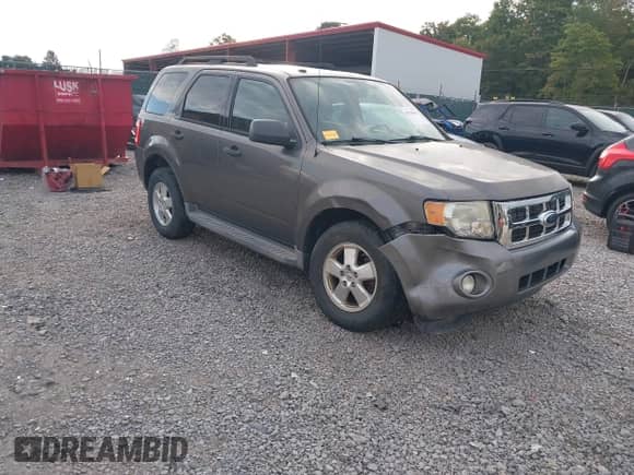2011 Ford Escape XLT с VIN 1FMCU9DG1BKA67433, выставлен на аукционе IAAI как лот 43118413 с пробегом 117 135 миль миль и . История ставок и продаж доступна на DreamBid. Изображение 1.
