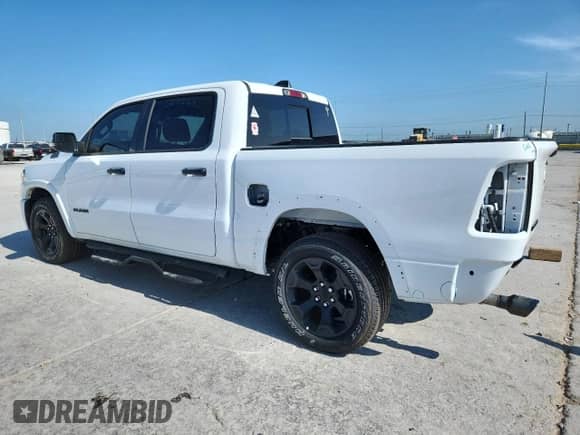 2025 Ram 1500 Big Horn z VIN 1C6SRFFPXSN607297, wystawiony jako Copart lot #62687315 z przebiegiem 8 088 mil mil oraz Szkoda całkowita • Salvage title. Historia ofert i sprzedaży dostępna na DreamBid. Obrazek 2.