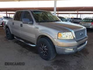 2005 Ford F-150 XLT z VIN 1FTPW12525KF12155, wystawiony jako IAAI lot #43113557 z przebiegiem 198 730 mil mil oraz . Historia ofert i sprzedaży dostępna na DreamBid. Obrazek 1.