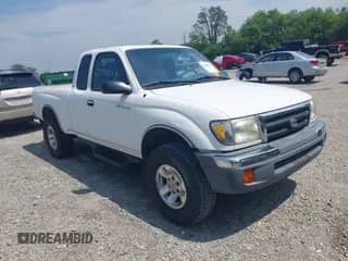 2000 Toyota Tacoma с VIN 4TAWN72N6YZ647079, выставлен на аукционе IAAI как лот 42708124 с пробегом 85 096 миль миль и . История ставок и продаж доступна на DreamBid. Изображение 1.