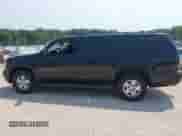 2013 Chevrolet Suburban LT z VIN 1GNSKJE74DR201035, wystawiony jako IAAI lot #42943863 z przebiegiem 216 079 mil mil oraz . Historia ofert i sprzedaży dostępna na DreamBid. Obrazek 14.