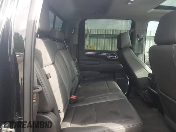 2024 Chevrolet Silverado 2500HD LTZ z VIN 1GC4YPEY5RF133168, wystawiony jako Copart lot #63836145 z przebiegiem 48 952 mil mil oraz Szkoda całkowita • Salvage title. Historia ofert i sprzedaży dostępna na DreamBid. Obrazek 10.