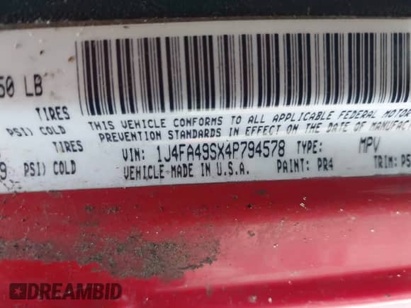 2004 Jeep Wrangler Sport z VIN 1J4FA49SX4P794578, wystawiony jako IAAI lot #41520650 z przebiegiem 214 600 mil mil oraz . Historia ofert i sprzedaży dostępna na DreamBid. Obrazek 9.