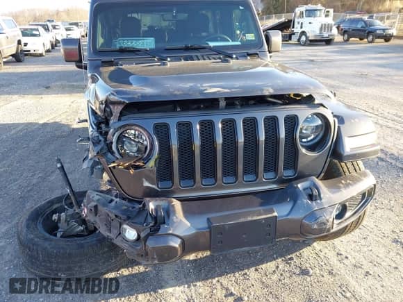 2021 Jeep Wrangler Unlimited Sahara Altitude z VIN 1C4HJXEN9MW535425, wystawiony jako IAAI lot #41469224 z przebiegiem 51 694 mil mil oraz . Historia ofert i sprzedaży dostępna na DreamBid. Obrazek 17.