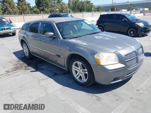 2005 Dodge Magnum RT with VIN 2D8GV58295H603777, listed as a IAAI auction lot 42636247 with 277,164 mi miles and . Bid and sale history available at DreamBid. Image 1.
