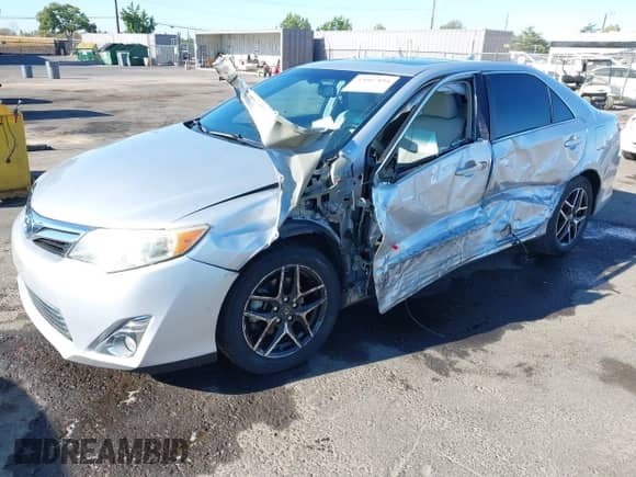 2013 Toyota Camry LE z VIN 4T1BD1FK8DU086213, wystawiony jako IAAI lot #43007894 z przebiegiem 88 970 mil mil oraz . Historia ofert i sprzedaży dostępna na DreamBid. Obrazek 18.