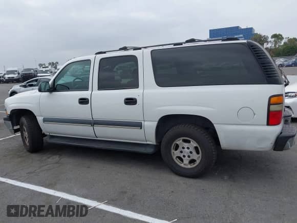 2004 Chevrolet Suburban LT z VIN 3GNEC16T64G184065, wystawiony jako IAAI lot #42582895 z przebiegiem Nie podano mil oraz . Historia ofert i sprzedaży dostępna na DreamBid. Obrazek 14.