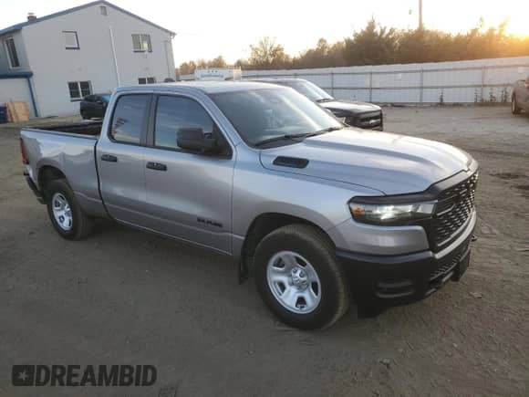 2025 Ram 1500 Tradesman z VIN 1C6RRFCG6SN544055, wystawiony jako Copart lot #79729204 z przebiegiem 6 838 mil mil oraz Szkoda całkowita • Salvage title. Historia ofert i sprzedaży dostępna na DreamBid. Obrazek 4.