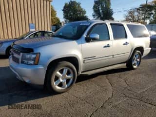 2013 Chevrolet Suburban LTZ z VIN 1GNSKKE71DR202701, wystawiony jako Copart lot #86694915 z przebiegiem 257 156 mil mil oraz Szkoda całkowita • Salvage title. Historia ofert i sprzedaży dostępna na DreamBid. Obrazek 1.