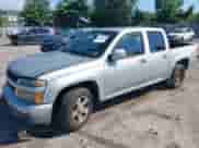 2010 Chevrolet Colorado 1LT z VIN 1GCDSCDE7A8140360, wystawiony jako IAAI lot #42660572 z przebiegiem 147 641 mil mil oraz . Historia ofert i sprzedaży dostępna na DreamBid. Obrazek 2.