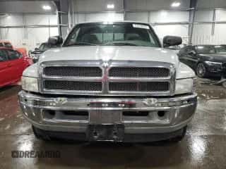 1999 Dodge 1500 с VIN 3B7HF13Z2XG107851, выставлен на аукционе Copart как лот 70249694 с пробегом 199 226 миль миль и Списание • Salvage title. История ставок и продаж доступна на DreamBid. Изображение 5.
