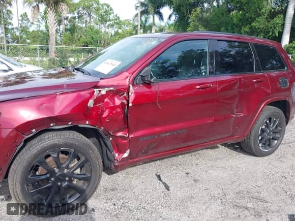 2018 Jeep Grand Cherokee Laredo E with VIN 1C4RJEAG3JC380531, listed as a IAAI auction lot 43147543 with 96,871 mi miles and . Bid and sale history available at DreamBid. Image 6.
