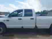2007 Dodge 2500 SLT z VIN 1D7KS28D97J506507, wystawiony jako IAAI lot #42668019 z przebiegiem 190 604 mil mil oraz . Historia ofert i sprzedaży dostępna na DreamBid. Obrazek 15.