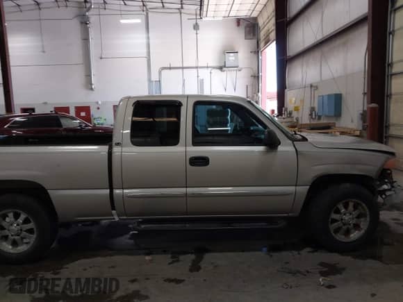2004 GMC Sierra 1500 SLE with VIN 2GTEK19T841171771, listed as a IAAI auction lot 42685742 with 163,284 mi miles and . Bid and sale history available at DreamBid. Image 14.