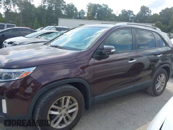 2014 Kia Sorento LX z VIN 5XYKT4A63EG539529, wystawiony jako IAAI lot #43125158 z przebiegiem 103 449 mil mil oraz . Historia ofert i sprzedaży dostępna na DreamBid. Obrazek 14.