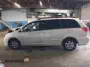 2007 Toyota Sienna XLE с VIN 5TDZK22C77S021889, выставлен на аукционе IAAI как лот 43236592 с пробегом 179 840 миль миль и . История ставок и продаж доступна на DreamBid. Изображение 14.