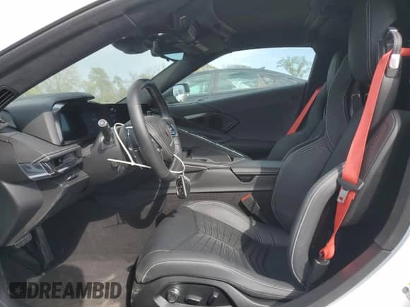 2025 Chevrolet Corvette 3LT z VIN 1G1YC2D48S5106326, wystawiony jako Copart lot #82511725 z przebiegiem 4 661 mil mil oraz Szkoda całkowita • Salvage title. Historia ofert i sprzedaży dostępna na DreamBid. Obrazek 7.