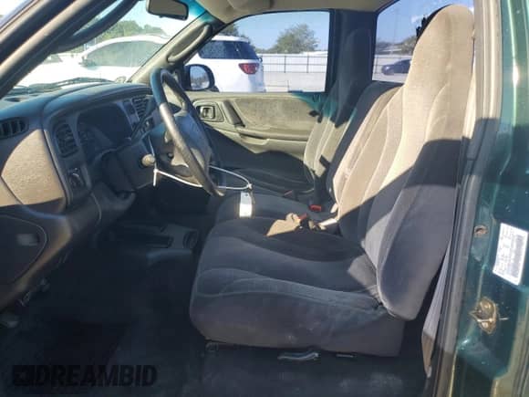 2000 Dodge Dakota с VIN 1B7FL26X7YS772125, выставлен на аукционе Copart как лот 70182905 с пробегом 89 250 миль миль и На запчасти • Non repairable. История ставок и продаж доступна на DreamBid. Изображение 7.