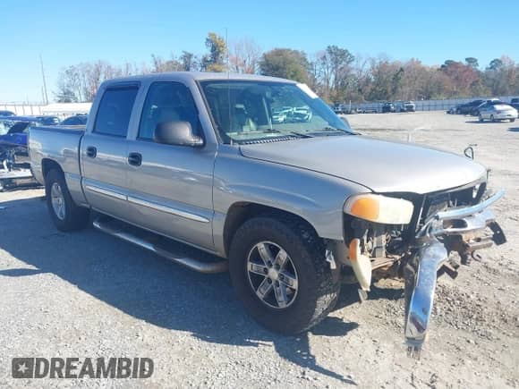 2005 GMC Sierra 1500 SLT z VIN 2GTEC13T251100136, wystawiony jako IAAI lot #41031903 z przebiegiem 440 920 mil mil oraz . Historia ofert i sprzedaży dostępna na DreamBid. Obrazek 1.