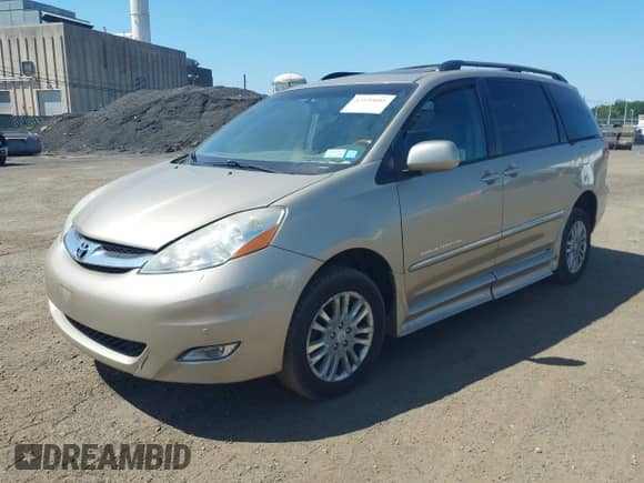 2010 Toyota Sienna XLE с VIN 5TDYK4CC3AS332779, выставлен на аукционе IAAI как лот 42939681 с пробегом 106 477 миль миль и . История ставок и продаж доступна на DreamBid. Изображение 2.