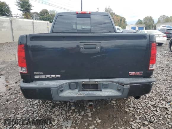 2011 GMC Sierra 1500 Denali with VIN 3GTP2XE27BG167353, listed as a Copart auction lot 82311715 with 156,089 mi miles and Salvage title. Bid and sale history available at DreamBid. Image 6.