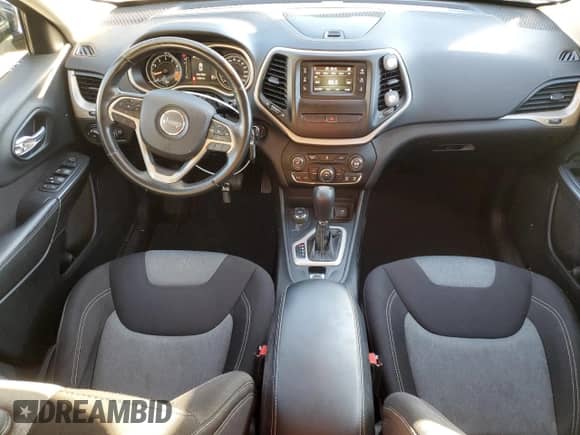 2014 Jeep Cherokee Latitude с VIN 1C4PJMCS7EW157027, выставлен на аукционе Copart как лот 80793415 с пробегом 130 251 миль миль и Списание • Salvage title. История ставок и продаж доступна на DreamBid. Изображение 8.