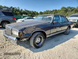 1985 Chevrolet Caprice с VIN 1G1BN69H6FY135833, выставлен на аукционе Copart как лот 80281155 с пробегом 2 381 миль миль и Списание • Salvage title. История ставок и продаж доступна на DreamBid. Изображение 1.