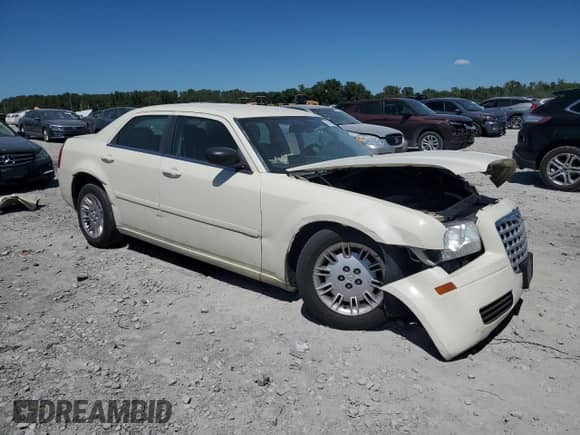 2006 Chrysler 300 with VIN 2C3KA43R96H471564, listed as a Copart auction lot 70431955 with Not provided miles and Salvage title. Bid and sale history available at DreamBid. Image 4.