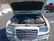 2007 Chrysler 300 C с VIN 2C3LA63H97H876106, выставлен на аукционе IAAI как лот 43046182 с пробегом 62 546 миль миль и . История ставок и продаж доступна на DreamBid. Изображение 10.