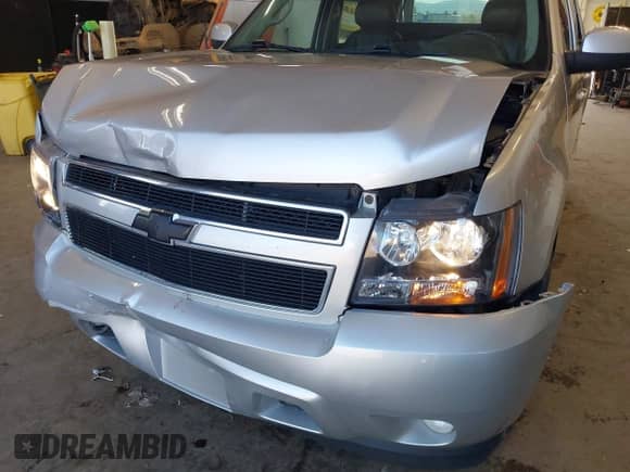 2011 Chevrolet Avalanche LT z VIN 3GNTKFE38BG152689, wystawiony jako IAAI lot #42039877 z przebiegiem 138 430 mil mil oraz . Historia ofert i sprzedaży dostępna na DreamBid. Obrazek 6.