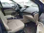 2018 Ford Escape SE z VIN 1FMCU9GD0JUB76678, wystawiony jako IAAI lot #43504868 z przebiegiem 109 546 mil mil oraz . Historia ofert i sprzedaży dostępna na DreamBid. Obrazek 5.