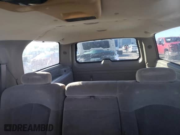 2002 Chevrolet Suburban LT z VIN 1GNEC16Z12J190100, wystawiony jako Copart lot #76622984 z przebiegiem 341 365 mil mil oraz Szkoda całkowita • Salvage title. Historia ofert i sprzedaży dostępna na DreamBid. Obrazek 10.