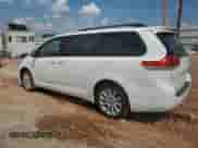 2013 Toyota Sienna XLE с VIN 5TDDK3DC5DS070856, выставлен на аукционе Copart как лот 80493635 с пробегом 140 471 миль миль и Списание • Salvage title. История ставок и продаж доступна на DreamBid. Изображение 2.