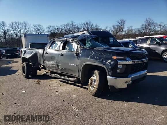 2022 Chevrolet Silverado 3500HD LT z VIN 1GC4YTEY8NF329902, wystawiony jako Copart lot #46361325 z przebiegiem Nie podano mil oraz Szkoda całkowita • Salvage title. Historia ofert i sprzedaży dostępna na DreamBid. Obrazek 10.