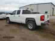 2018 GMC Sierra 1500 z VIN 1GTR1LEC1JZ345348, wystawiony jako Copart lot #70581515 z przebiegiem 139 184 mil mil oraz Szkoda całkowita • Salvage title. Historia ofert i sprzedaży dostępna na DreamBid. Obrazek 2.