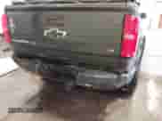 2018 Chevrolet Colorado 4WD LT z VIN 1GCGTCEN3J1150207, wystawiony jako IAAI lot #42887494 z przebiegiem 86 839 mil mil oraz . Historia ofert i sprzedaży dostępna na DreamBid. Obrazek 18.