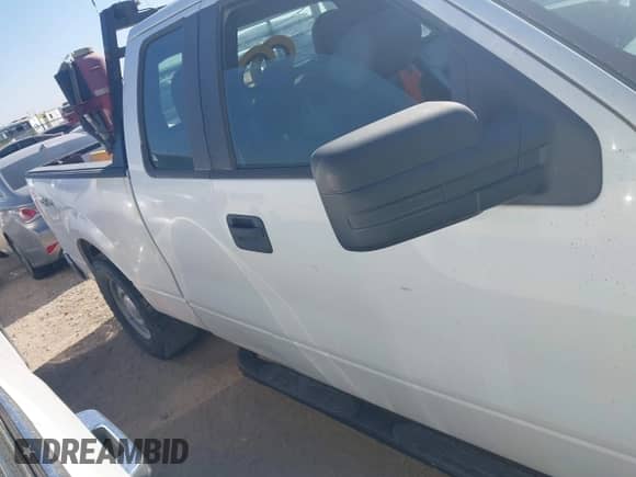 2014 Ford F-150 XL z VIN 1FTFX1EF2EKE06852, wystawiony jako IAAI lot #43059153 z przebiegiem 164 616 mil mil oraz . Historia ofert i sprzedaży dostępna na DreamBid. Obrazek 12.