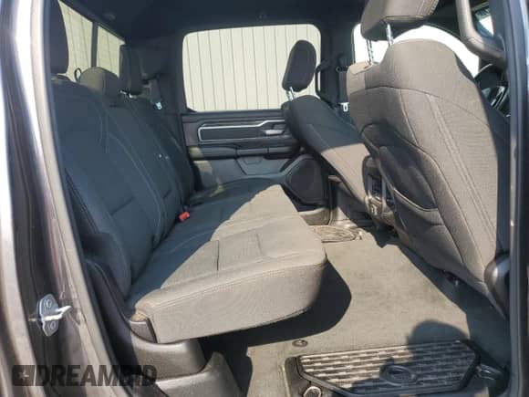 2021 Ram 1500 Big Horn z VIN 1C6RREFT0MN542761, wystawiony jako Copart lot #81207865 z przebiegiem 115 675 mil mil oraz Szkoda całkowita • Salvage title. Historia ofert i sprzedaży dostępna na DreamBid. Obrazek 10.