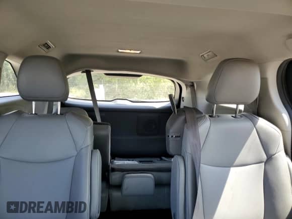 2021 Toyota Sienna LE z VIN 5TDGRKEC8MS058721, wystawiony jako Copart lot #68441645 z przebiegiem 196 703 mil mil oraz Czysty tytuł • Clean title. Historia ofert i sprzedaży dostępna na DreamBid. Obrazek 10.