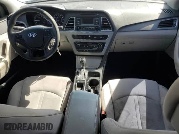 2015 Hyundai Sonata SE с VIN 5NPE24AF2FH073800, выставлен на аукционе Copart как лот 81933445 с пробегом 166 470 миль миль и Чистый • Clean title. История ставок и продаж доступна на DreamBid. Изображение 8.