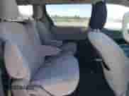2017 Toyota Sienna LE с VIN 5TDKZ3DC7HS859762, выставлен на аукционе Copart как лот 86542865 с пробегом 108 423 миль миль и Списание • Salvage title. История ставок и продаж доступна на DreamBid. Изображение 11.