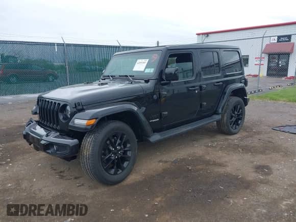 2021 Jeep Wrangler Unlimited Sahara Altitude z VIN 1C4HJXEG2MW622665, wystawiony jako IAAI lot #42257397 z przebiegiem 36 406 mil mil oraz . Historia ofert i sprzedaży dostępna na DreamBid. Obrazek 17.